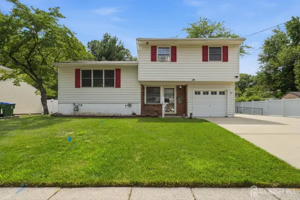 -21 S Heathcote Avenue S, Edison, NJ 08817