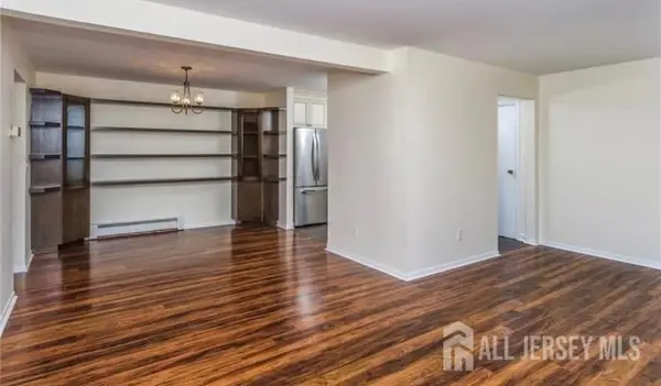 -703 Cricket Lane, Woodbridge Proper, NJ 07095
