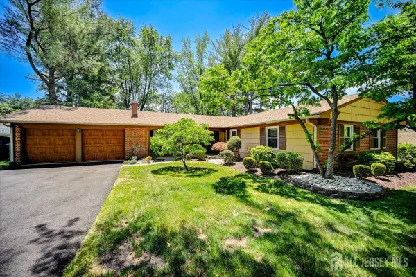 -28 Morningside Drive, Old Bridge, NJ 08857