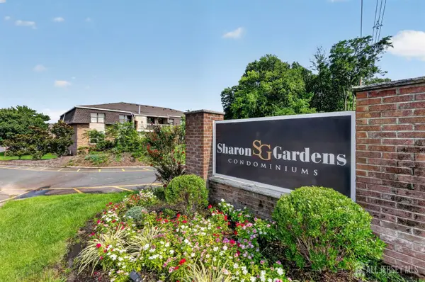 -312 Sharon Garden Court, Woodbridge Proper, NJ 07095