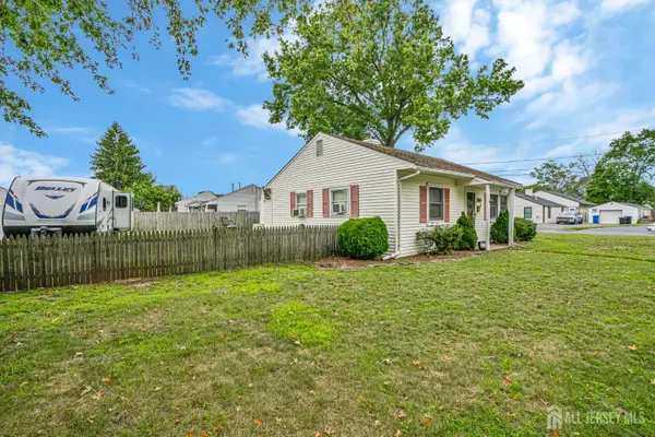 -2 Orchid Place, Middlesex, NJ 08846