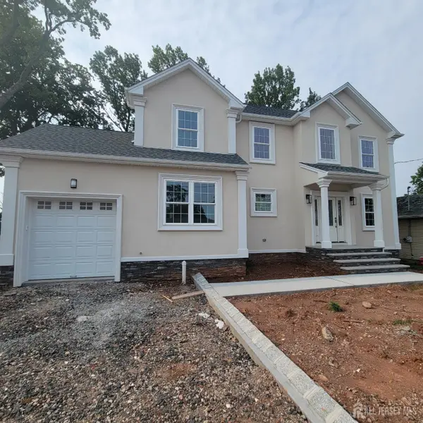 -208 E James Place E, Iselin, NJ 07095