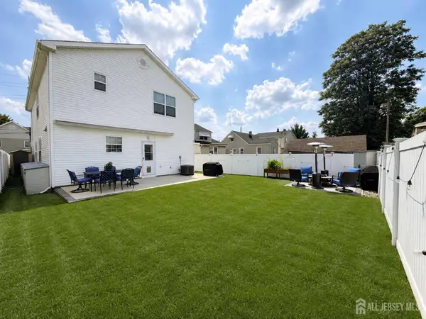 -22 Larch Street, Carteret, NJ 07008