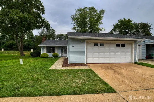 -130-A Balsam Plaza, Monroe, NJ 08831