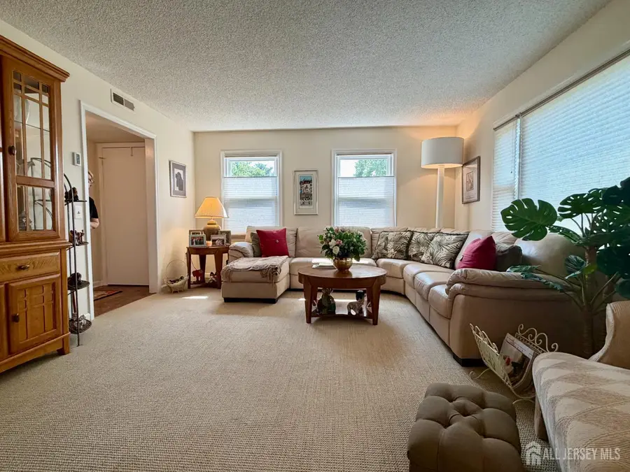 -653 Yorktown Lane #B, Monroe, NJ 08831 - #3