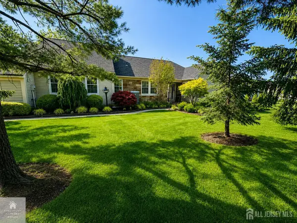 -67 Yorkshire Drive, Monroe, NJ 08831