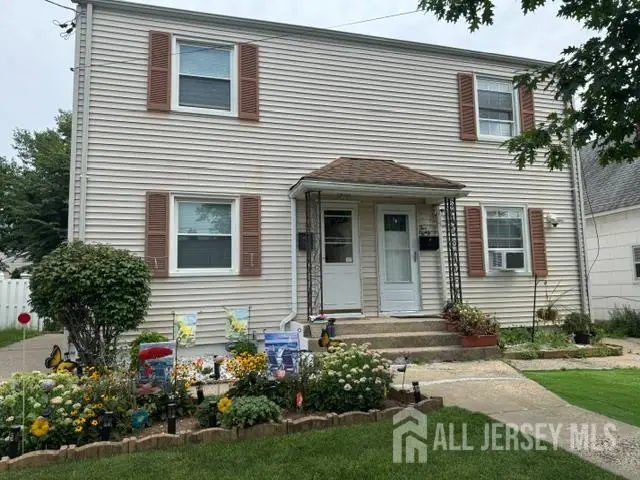 -582 Garden Avenue, Woodbridge, NJ 07095 - #1