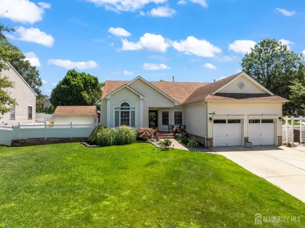 -27 Pacific Avenue, Bayville, NJ 08721
