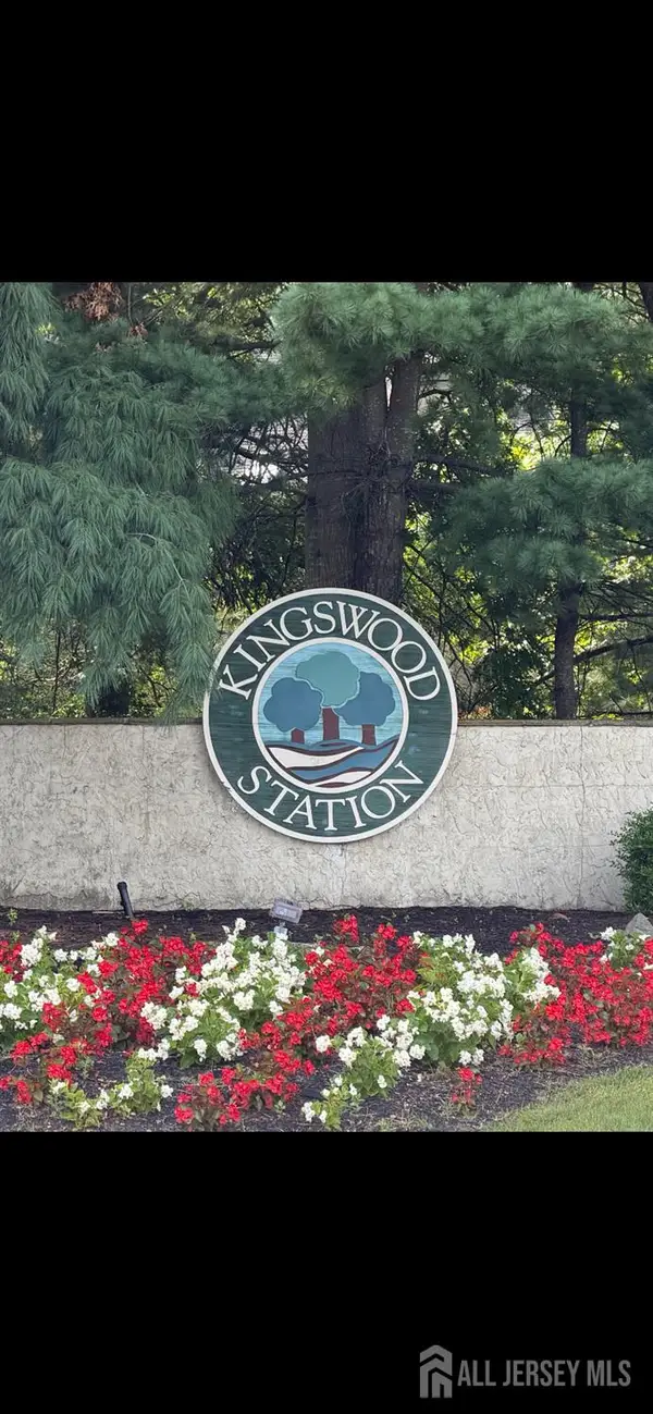 -2704 Commons At Kingswood Drive, East Brunswick, NJ 08816