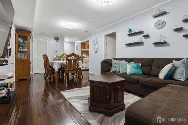 -395 College Drive, Edison, NJ 08817