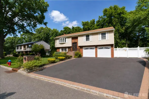 -22 Sherwood Lane, Old Bridge, NJ 08857