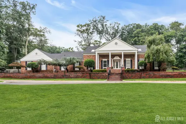 -6 Deep Wood Lane, Colts Neck, NJ 07722