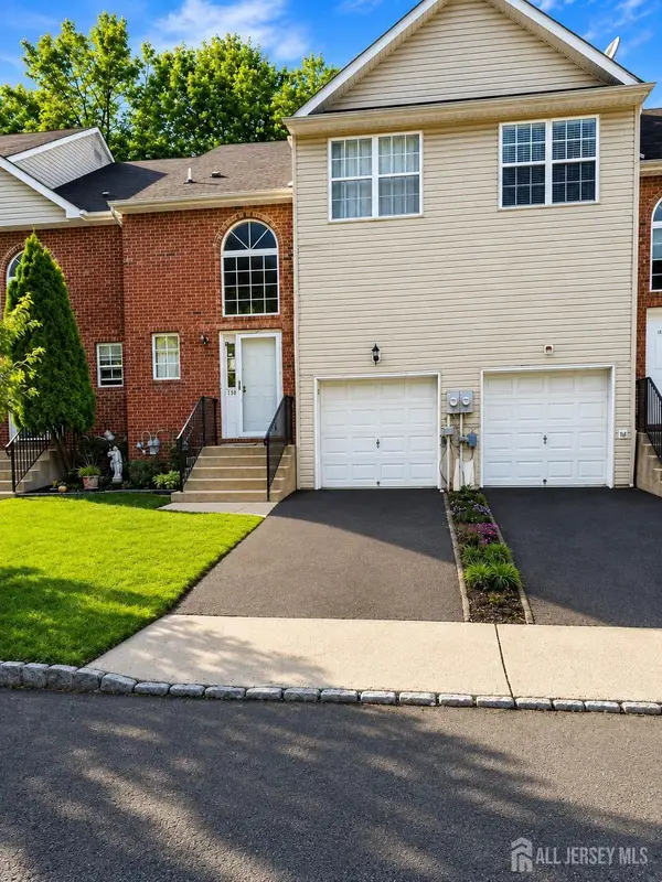 -130 Orchid Lane, Ewing, NJ 08638
