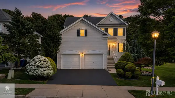 -2 Palisades Rd, Old Bridge, NJ 08857