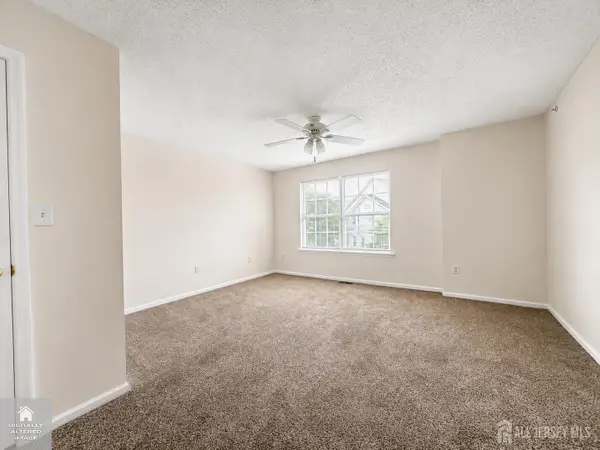 -151-151 Prestwick Way, Edison, NJ 08820