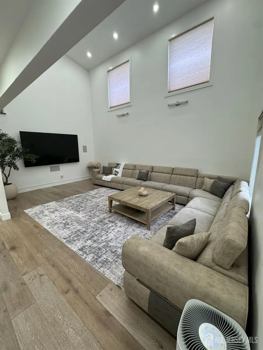 -37 N Gable Court, Matawan, NJ 07747 - #3