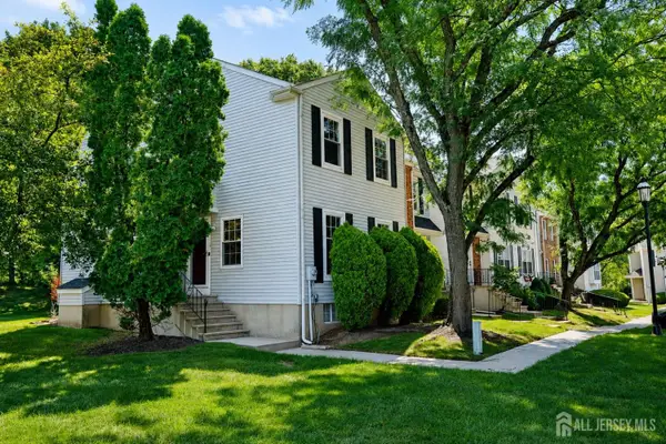 -20 Delikat Lane, Sayreville, NJ 08872