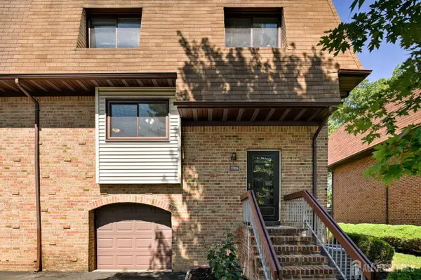 -1705 N Oaks Boulevard N, North Brunswick, NJ 08902