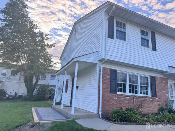 -21 Iowa Court, Old Bridge, NJ 07747