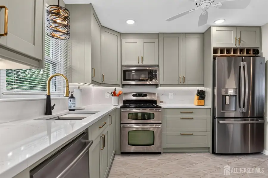 -6 Ridgeview Road, Jamesburg, NJ 08831 - #3