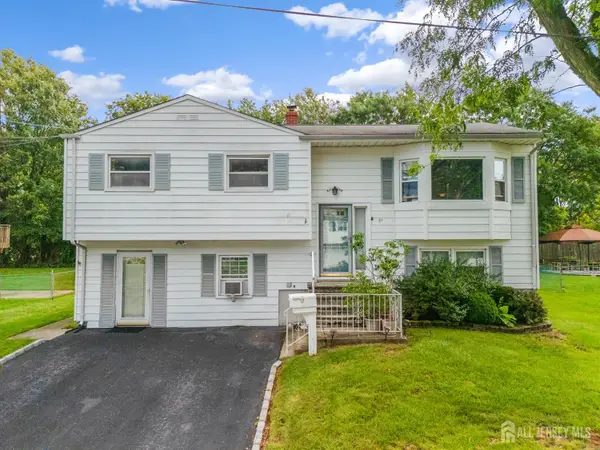 -31 Heidi Drive, Fords, NJ 08863