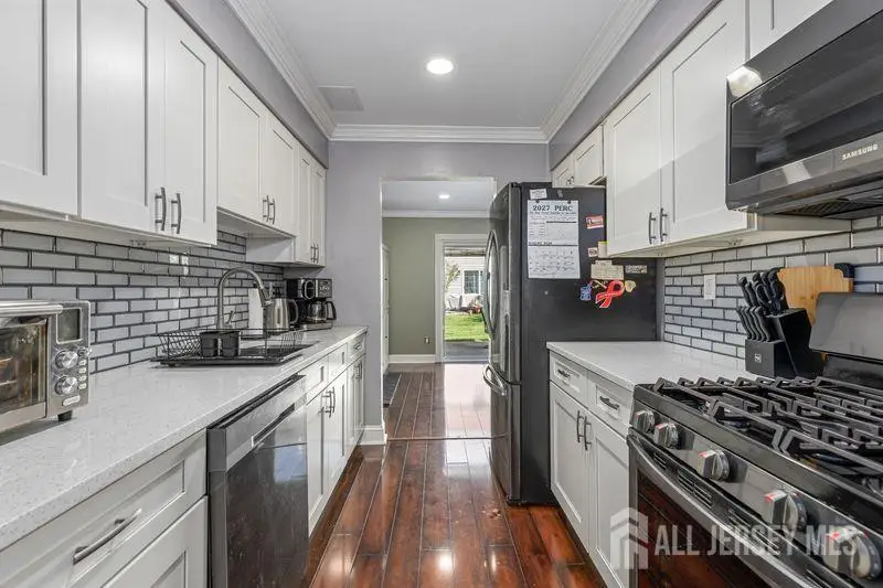 -4 Heritage Square, Sayreville, NJ 08872 - #2