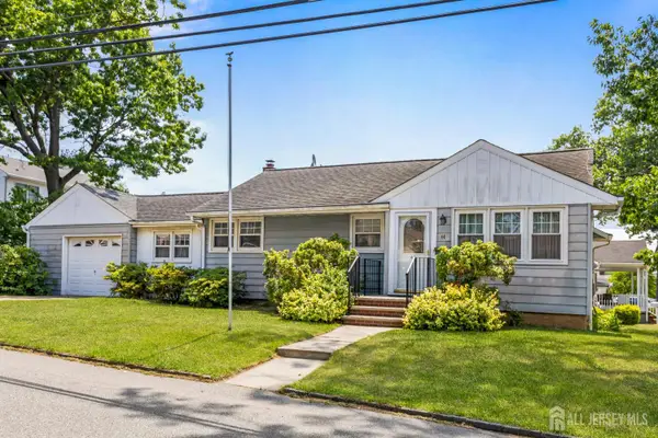 -44 Garfield Place, Sayreville, NJ 08859