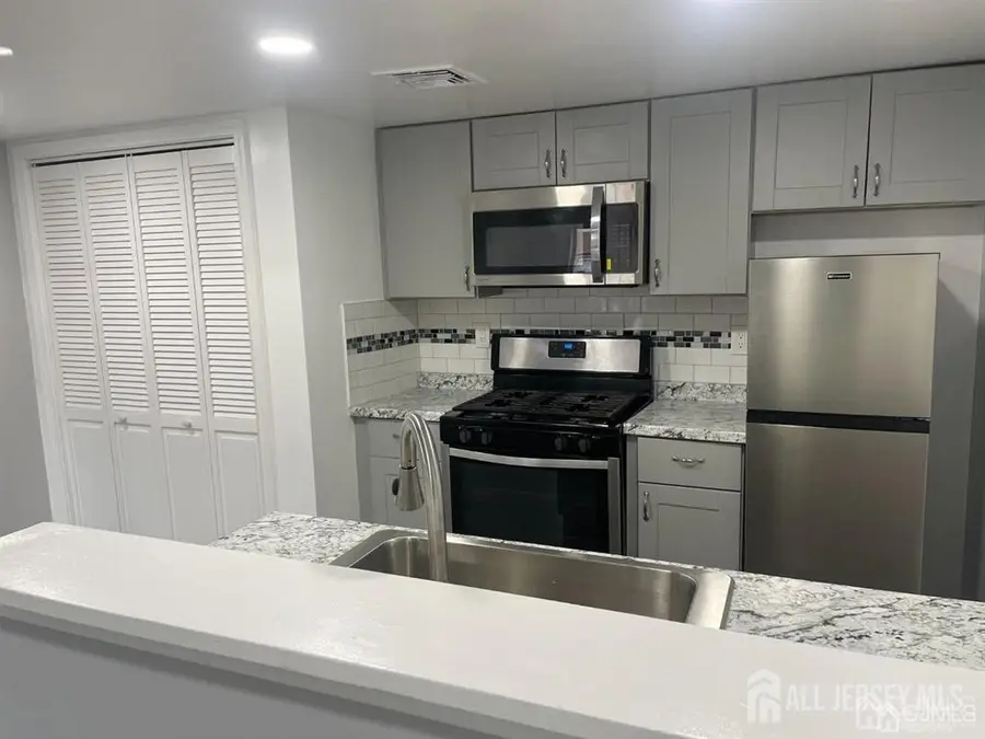 -23 Delavan Court, New Brunswick, NJ 0890 - #2