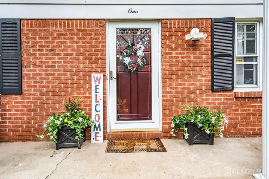 -1 Macintosh Court, East Brunswick, NJ 08816 - #3
