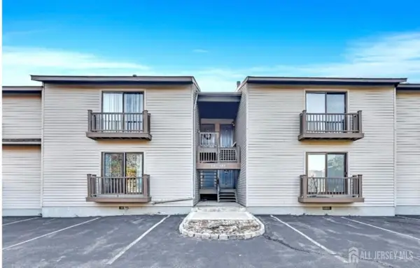 -905 Spruce Hills Drive Drive, Glen Gardner, NJ 08826