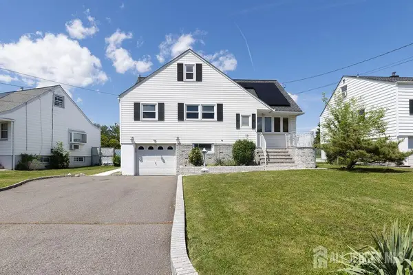 -19 Jonquil Circle, Fords, NJ 08863