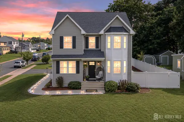 -586 Dial Avenue, Piscataway, NJ 08854
