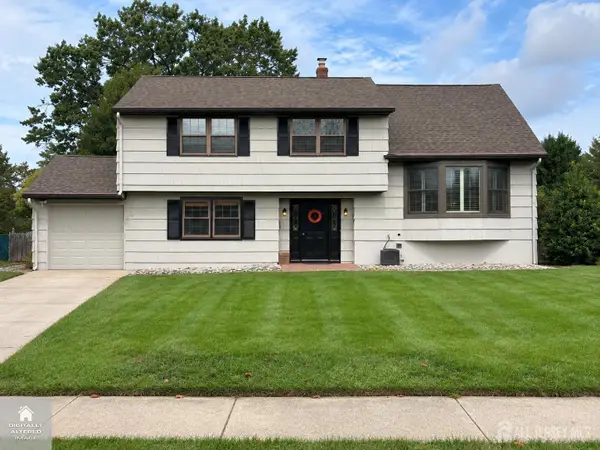 -9 Lauri Lane, Middlesex, NJ 08846