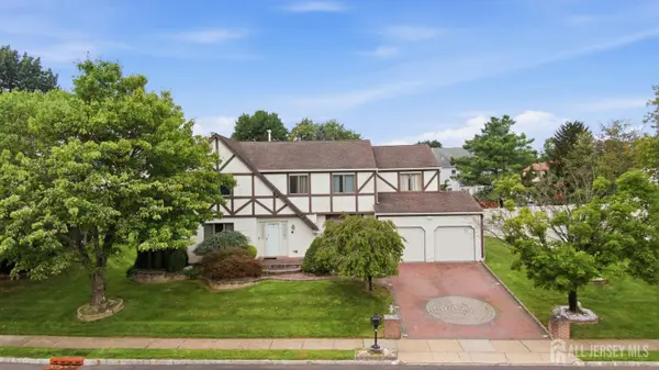 -4 Victoria Way, South Brunswick, NJ 08824