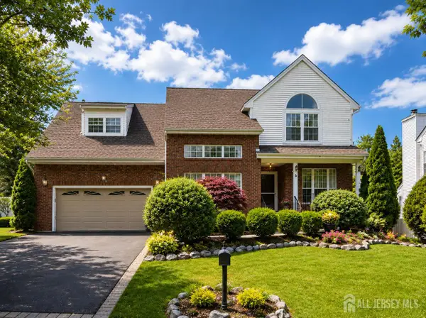 -6 Thrush Court, Old Bridge, NJ 08857