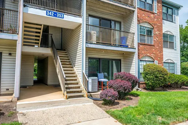 -349 Lancaster Court, Piscataway, NJ 08854