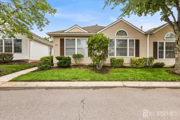 -190 Tanager Drive, Monroe, NJ 08831