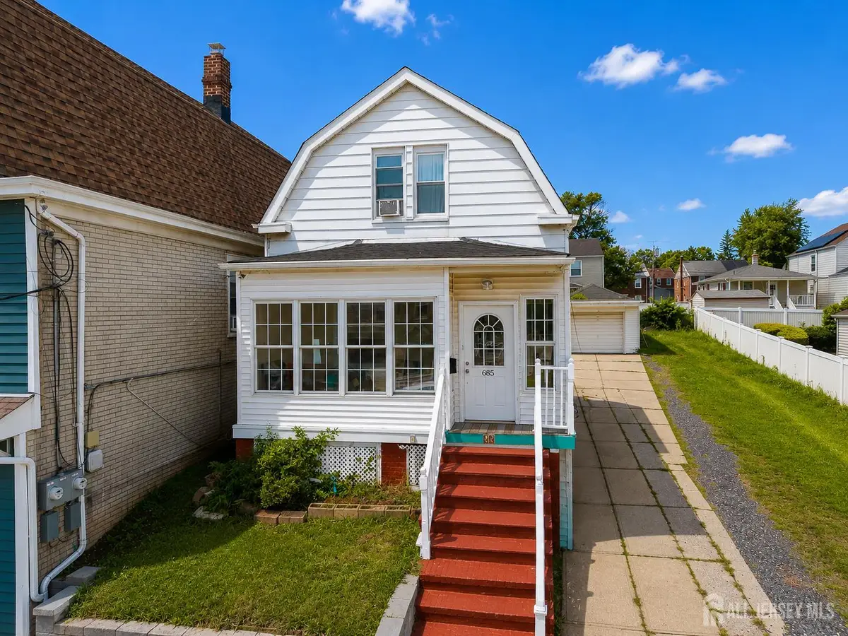 -685 Raritan Avenue, Perth Amboy, NJ 08861 - #1