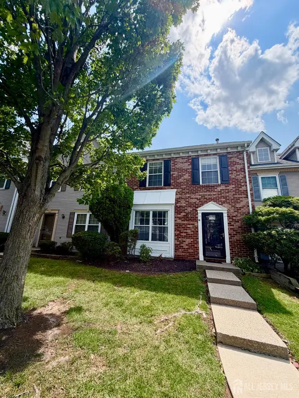 -13 Dartmouth Way, North Brunswick, NJ 08902