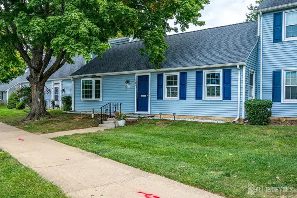 -19 Rossmooor Drive #C, Monroe, NJ 08831