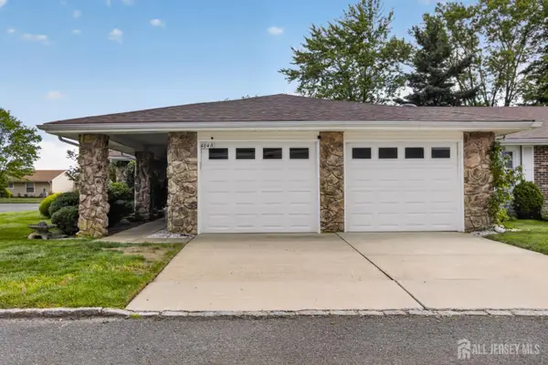 -484 Fairton Drive Drive #A, Monroe, NJ 08831