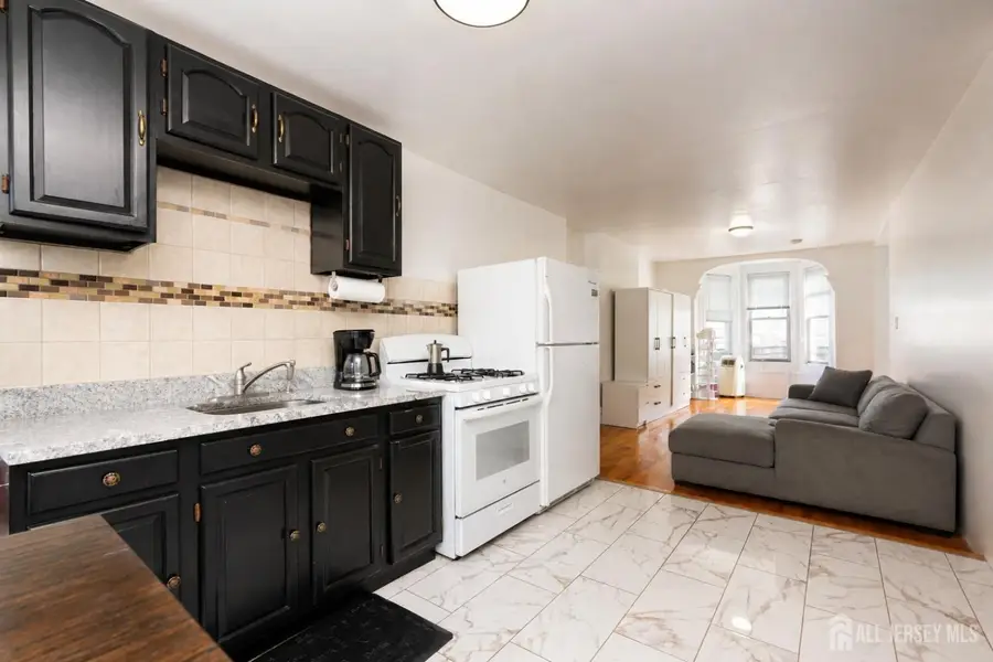 -725 17th Street, Union City, NJ 07087 - #3