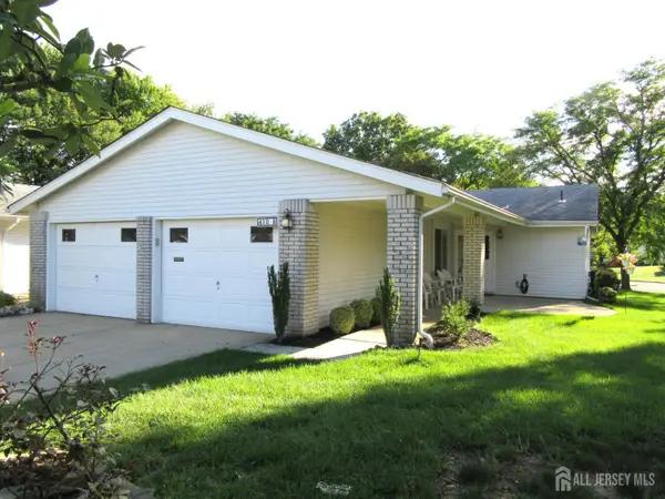 -410 Genista Plaza #B, Monroe, NJ 08831