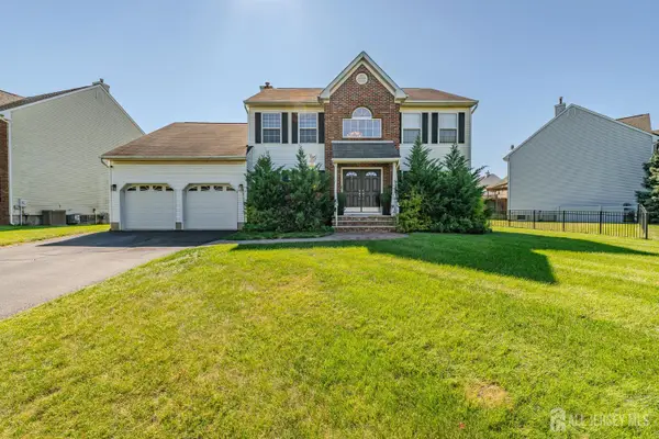 -74 Carriage Drive, Piscataway, NJ 08854