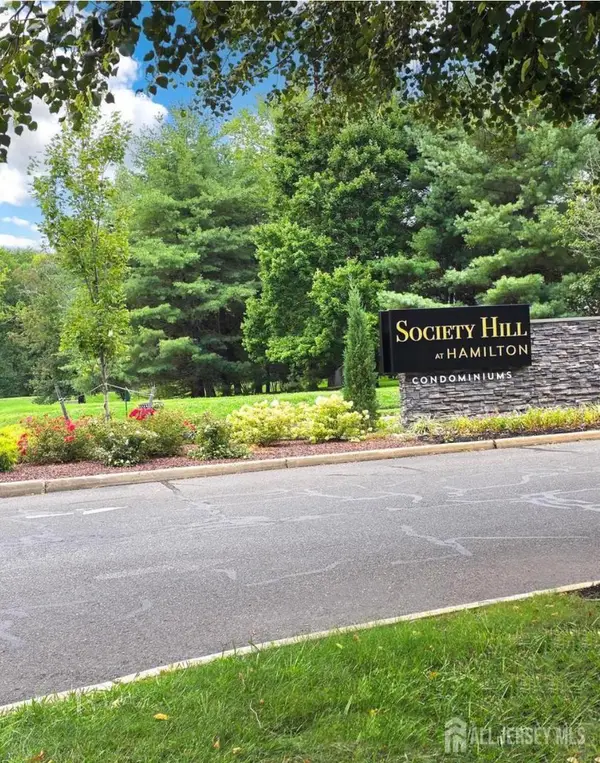 -31 Hemlock Court, Hamilton, NJ 08619