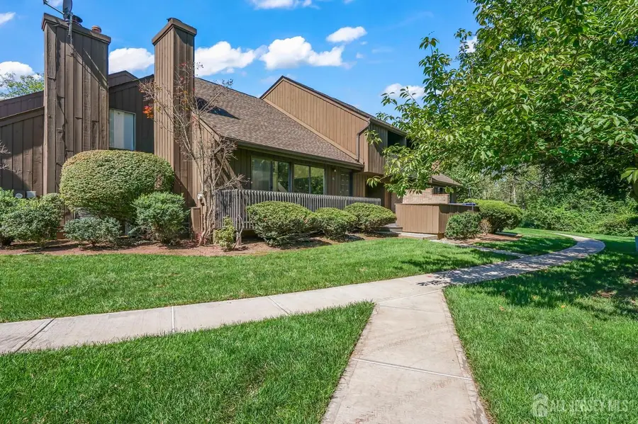 -102 Kingsberry Drive, Franklin, NJ 08873 - #2