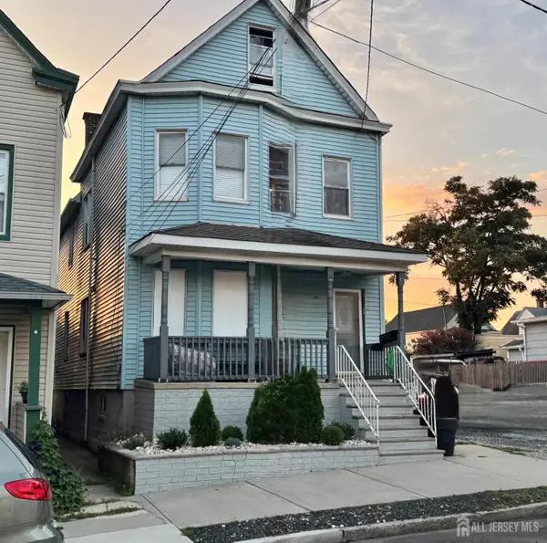 -686 Charles Street, Perth Amboy, NJ 08862