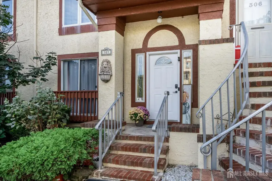-305 Michaels Court, Woodbridge, NJ 07095 - #3