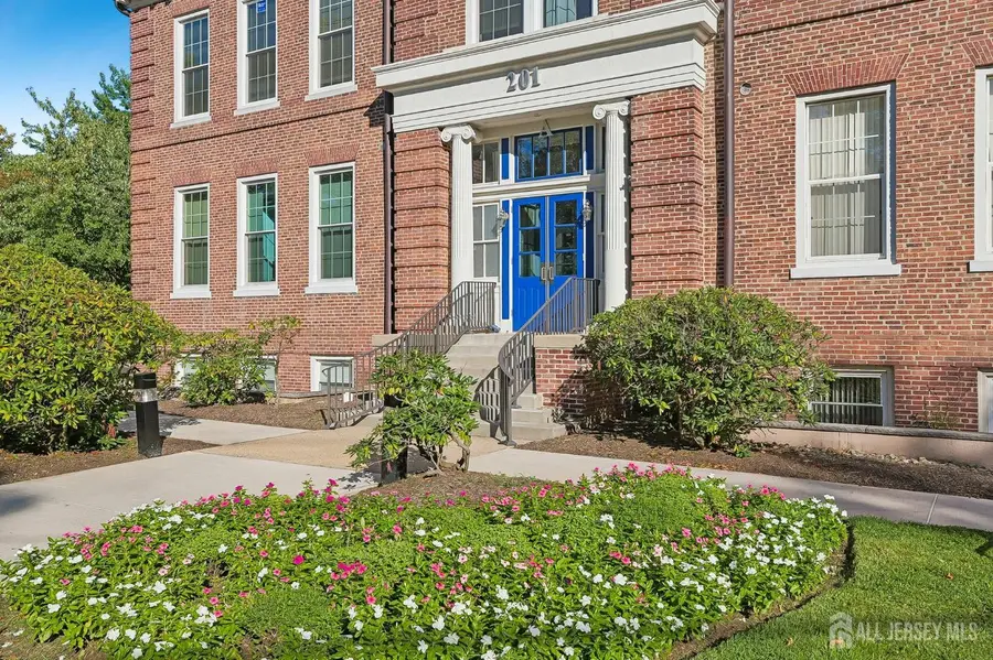 -201 S 2nd Avenue #26, Highland Park, NJ 08904 - #2