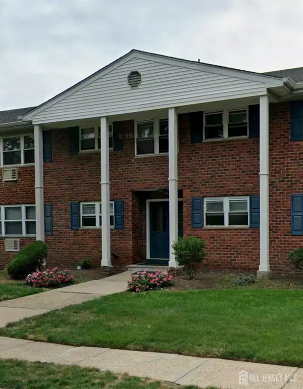 -32 Woodedge Avenue #6, Edison, NJ 08817